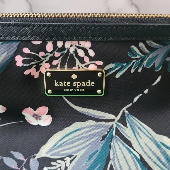 KATE SPADE FLORAL MAKEUP CASE - Picture 2 of 7